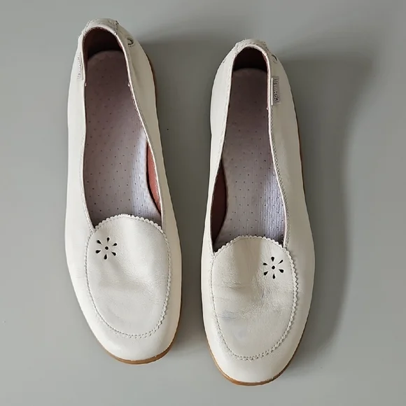 Camper Loafers - Leather Upper With Rubber Sole - Womens 9 US / 40 EUR. - Picture 2 of 10